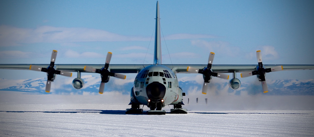 Antarctica Skiway, LC-130